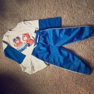 Jogger set; 18M